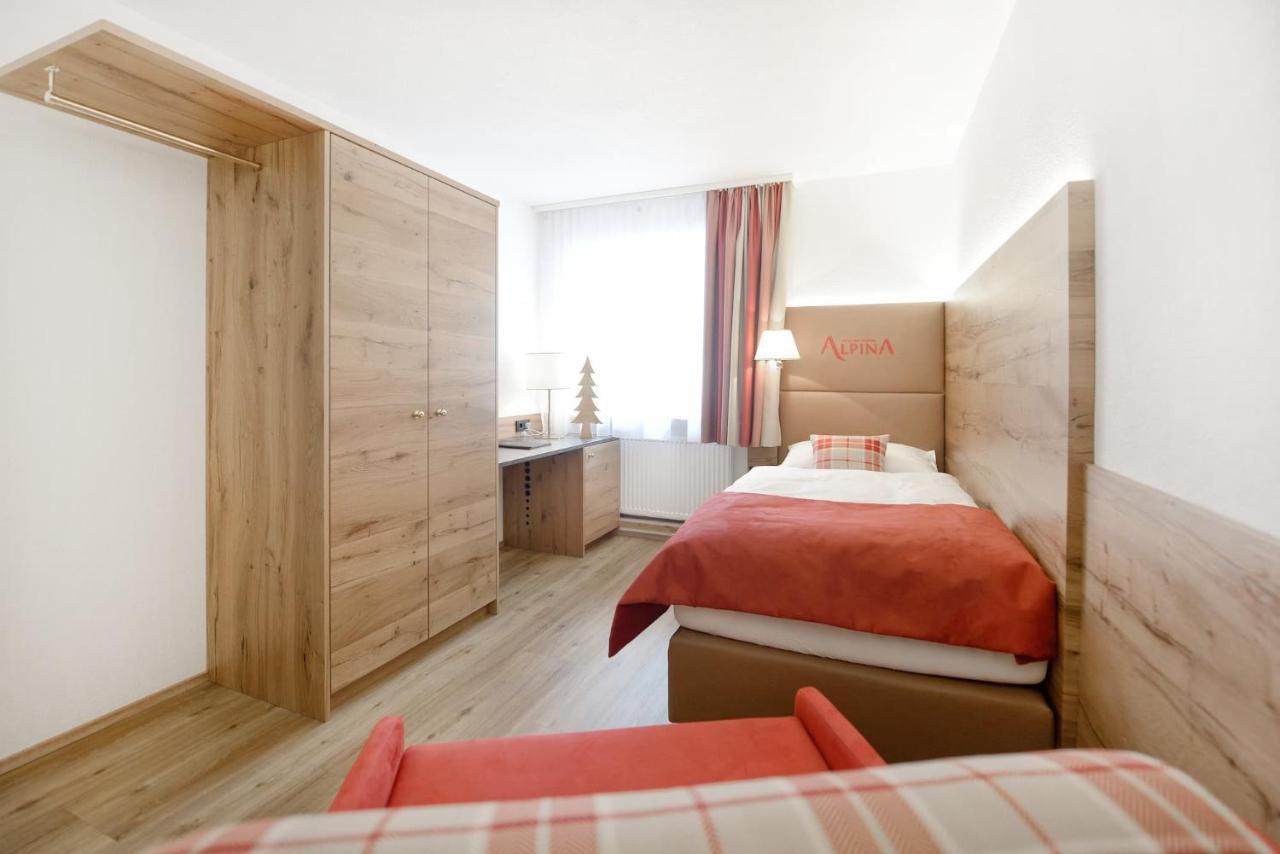 Hotel Alpina Superior Pettneu am Arlberg Bagian luar foto
