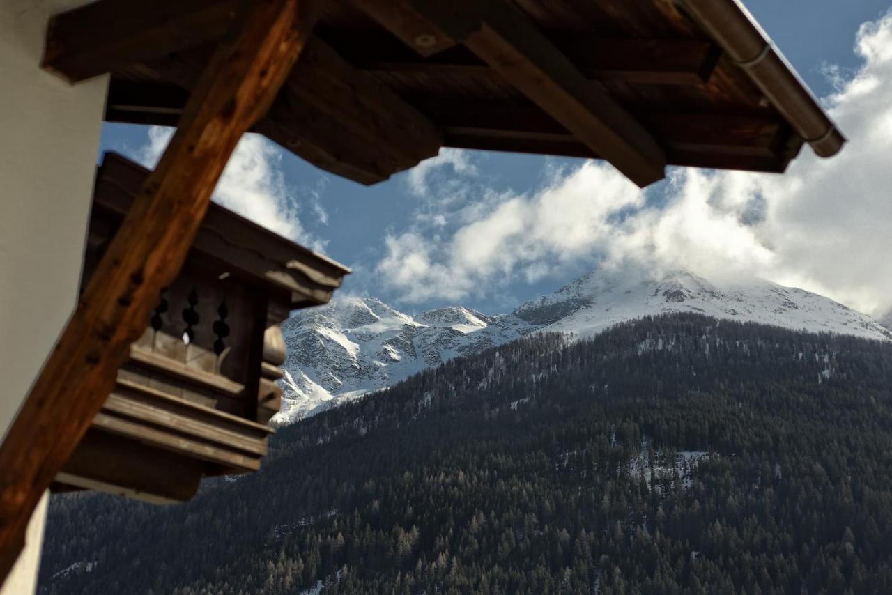 Hotel Alpina Superior Pettneu am Arlberg Bagian luar foto