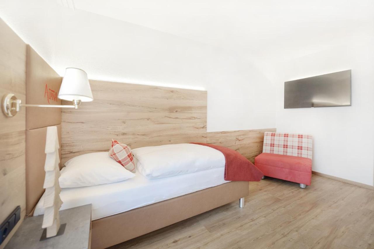 Hotel Alpina Superior Pettneu am Arlberg Bagian luar foto