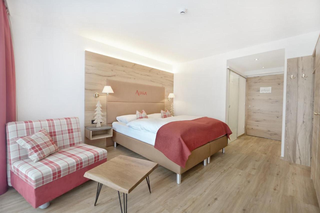 Hotel Alpina Superior Pettneu am Arlberg Bagian luar foto