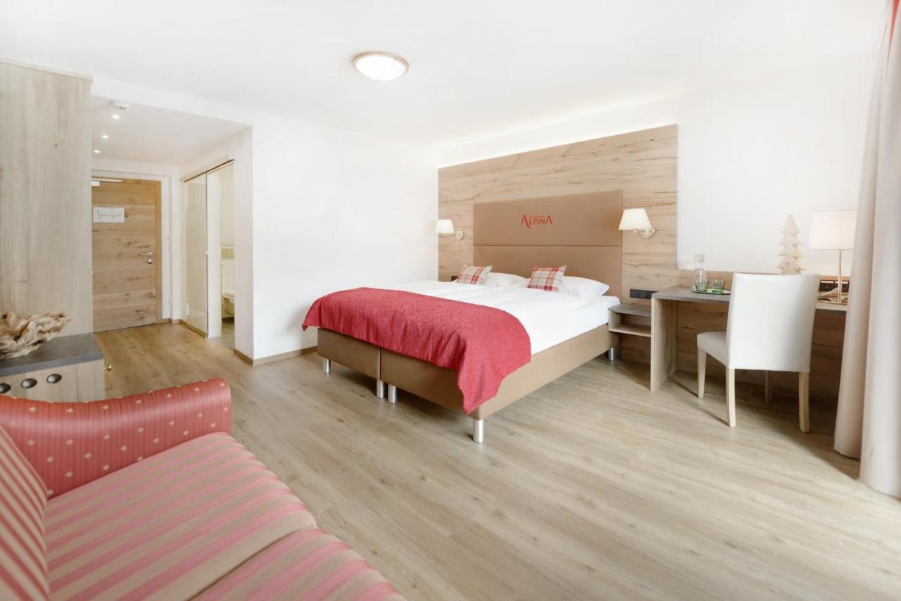 Hotel Alpina Superior Pettneu am Arlberg Bagian luar foto